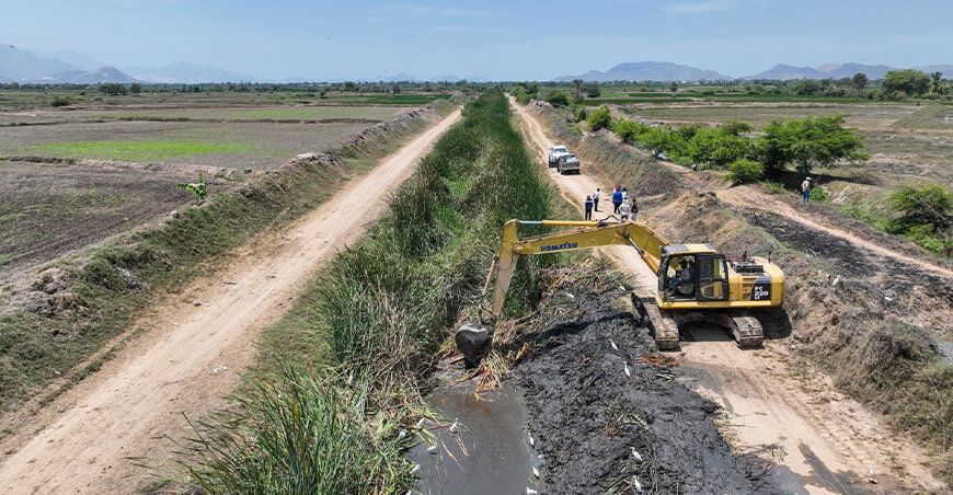 Realizan limpieza y descolmatación de drenes en Chepén y Pacasmayo para prevenir desbordes La Libertad Perú