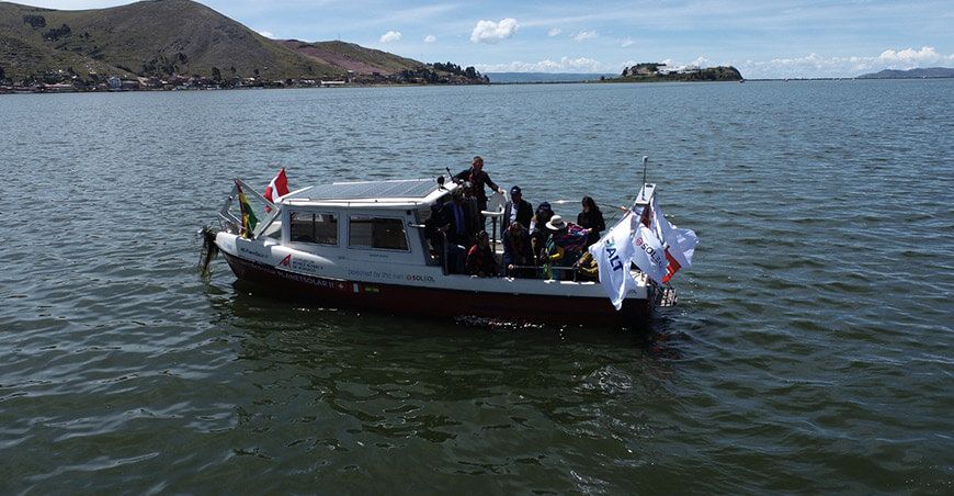 Aquabus T85, la primera embarcación de investigación que funciona exclusivamente con energía solar, Lago Titicaca