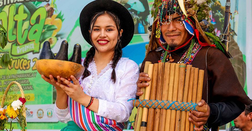 Festival Nacional de la Palta y la Tradicional Fiesta de las Cruces Luricocha Ayacucho Perú