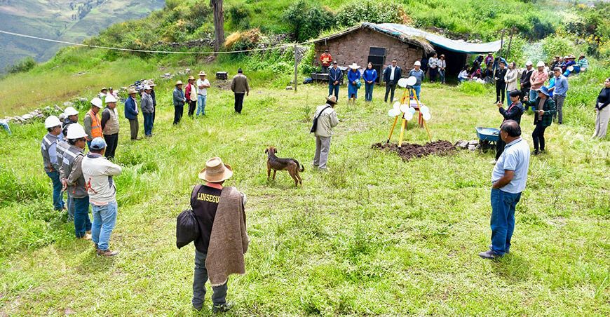 Colocan primera piedra de canal de riego Soquerona en el distrito de Huaso La Libertad Perú