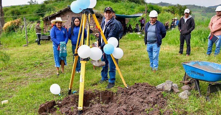 Colocan primera piedra de canal de riego Soquerona en el distrito de Huaso La Libertad Perú