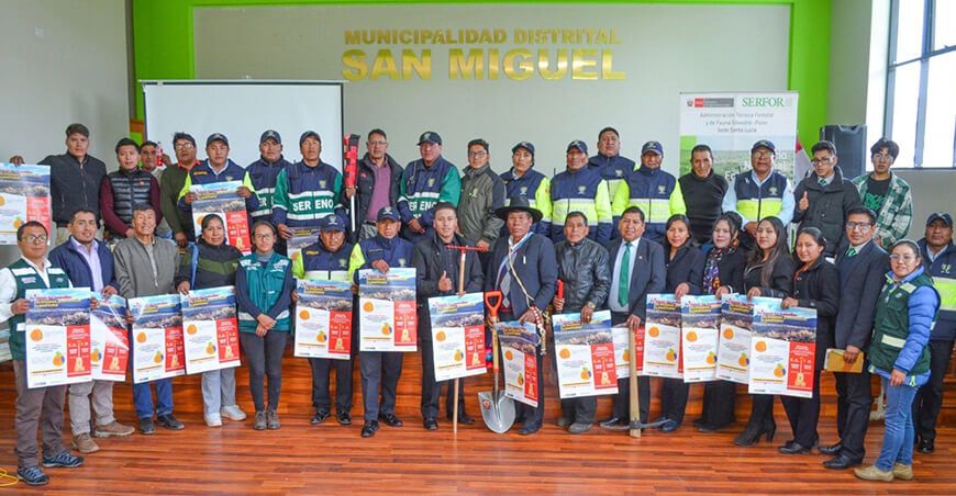 Serfor capacitó a funcionarios municipales sobre gestión de riesgos de desastres por incendios forestales en Puno Perú