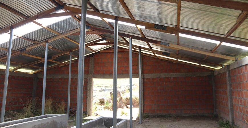 Avanza la construcción de 1622 módulos para ganado vacuno en Espinar Cusco Perú