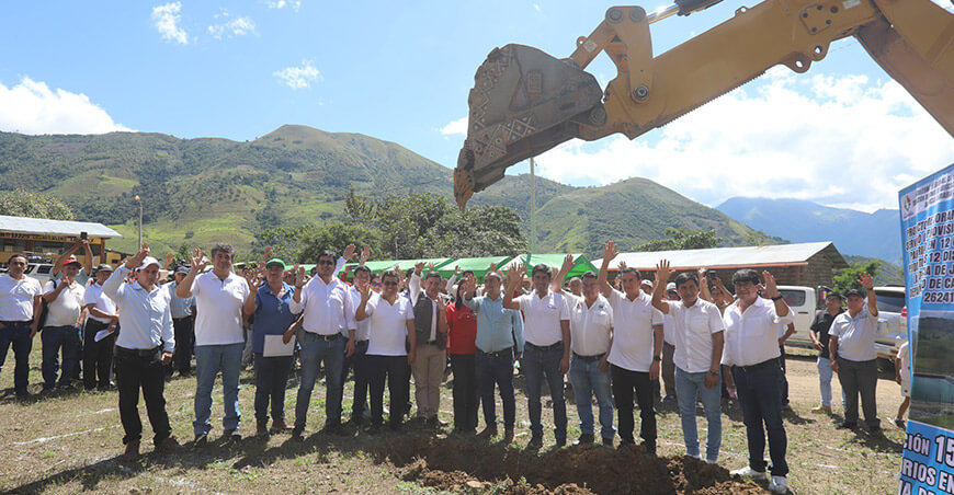 Inician construcción de 1588 reservorios en la provincia de Jaén Cajamarca Perú