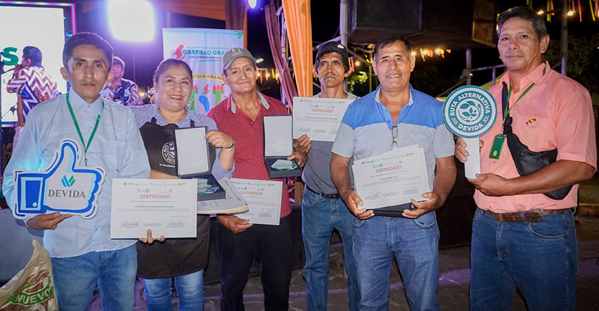 Cacaoteros del desarrollo alternativo triunfan en Concurso Regional de Calidad de Huánuco Perú Devida