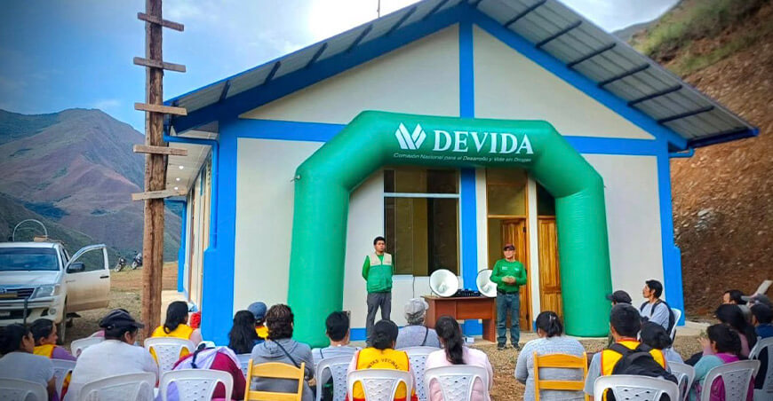 Más de 350 familias fortalecen su organización comunal con entrega de equipos de comunicación Devida Cusco Perú
