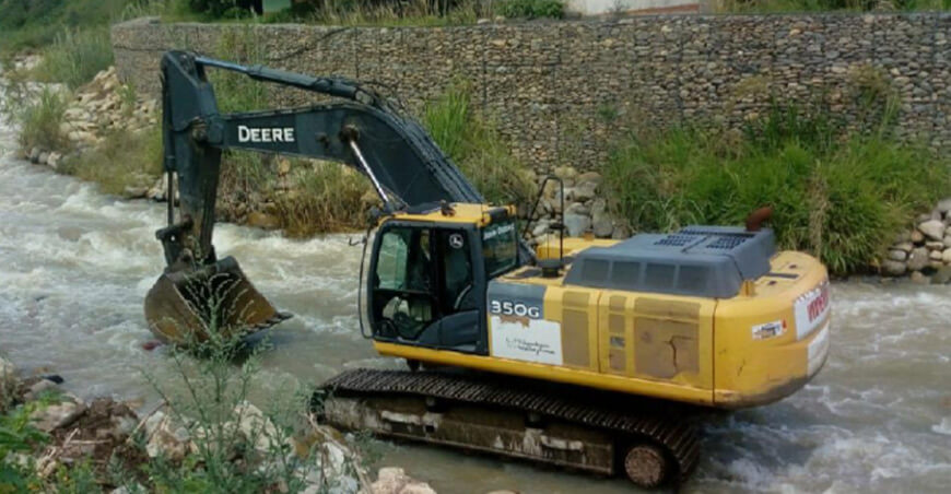Ejecutaron 10 intervenciones con maquinaria pesada en sectores críticos de Huánuco