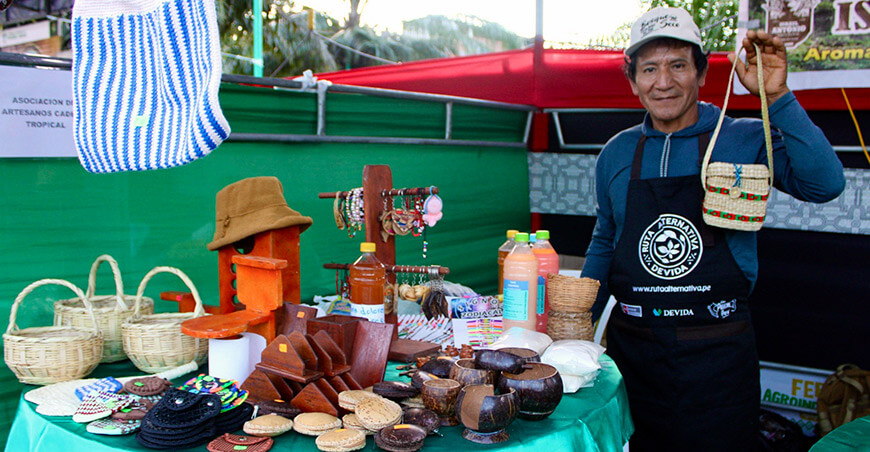 artesanos Feria Agroindustrial Aguaytía Ucayali Devida Perú