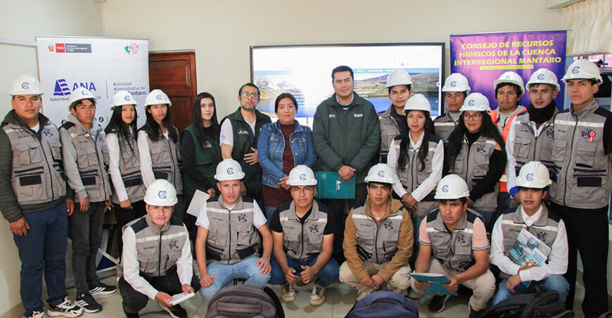 ANA capacita a universitarios en uso del Observatorio del Agua y cultura hídrica Huancavelica Perú