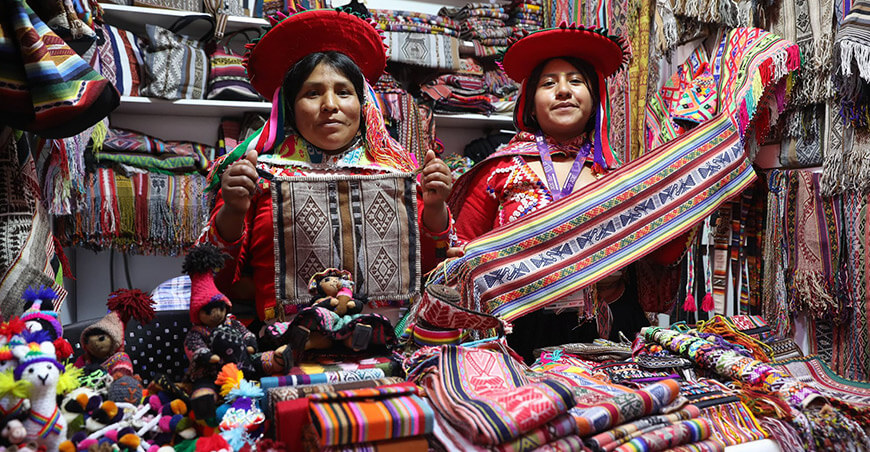 artesanos textiles Cusco Perú