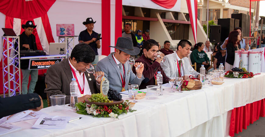Bodegas Cosecha Nueva y Bonelli se consagran con el mejor destilado de Moro Áncash Perú