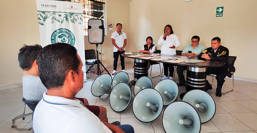 Devida entregó kits de bocinas a 56 comunidades de Ucayali