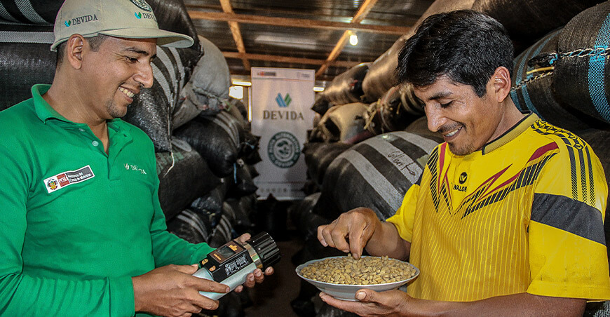 Devida fortalece producción de café productores Vraem