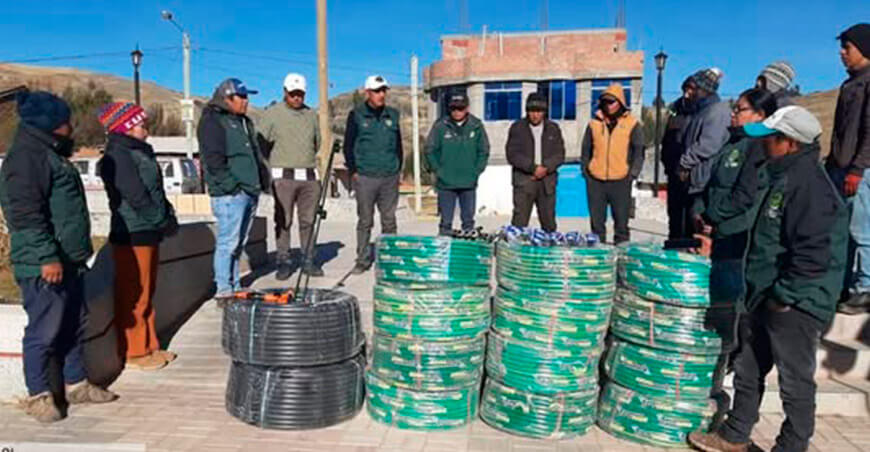 Entregaron kits de riego a 3186 productores de Angaraes Huancavelica Perú