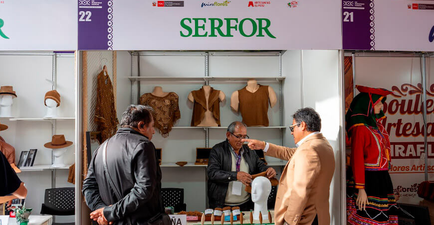 Productos de fibra de vicuña de Cusco, Ayacucho y Arequipa en la Feria “De Nuestras manos” Perú