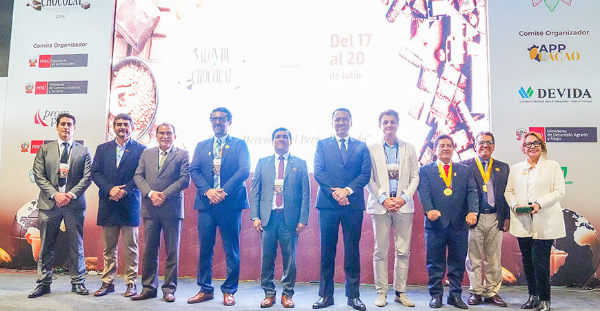 Midagri condecoró a personalidades por su contribución en el desarrollo de la cadena del cacao peruano