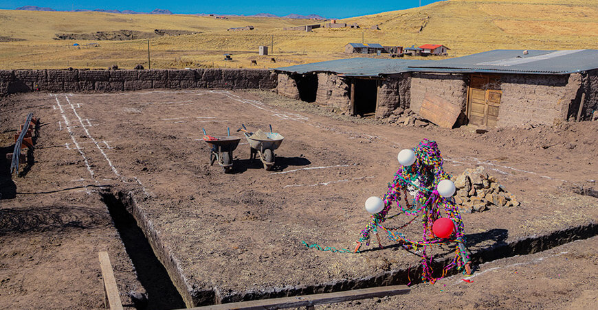 Construyen modernos cobertizos para ganado vacuno en Pallpata Espinar Cusco