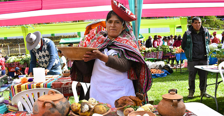 feria gastronómica Lares Cusco Perú 