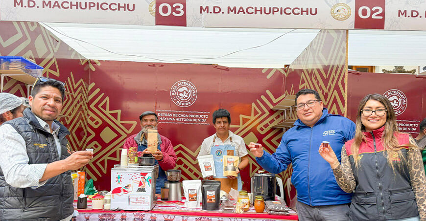 productores ruta alternativa Expovida Machupicchu Cusco Devida Perú