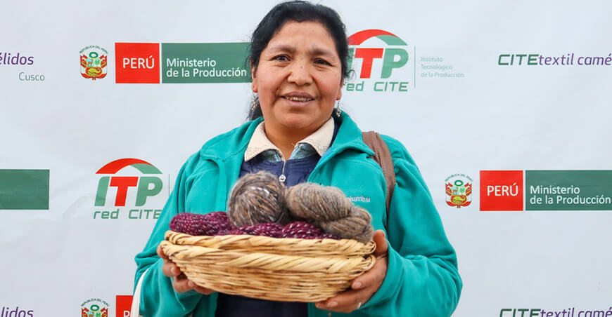 Impulsan economía circular con estrategias de ecodiseño para empresarias textiles de Cusco