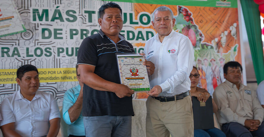 Entregaron títulos de propiedad a 14 comunidades nativas de Ucayali
