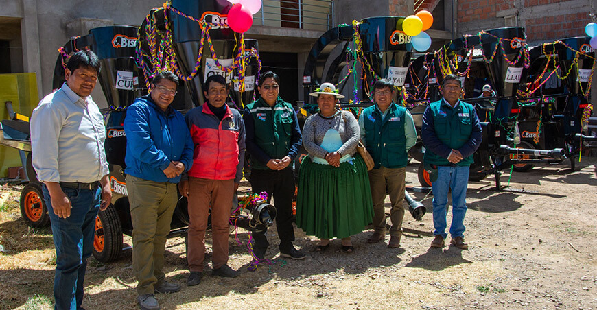 Entregaron molinos picadores a ganaderos de la cuenca Llallimayo de Puno Perú