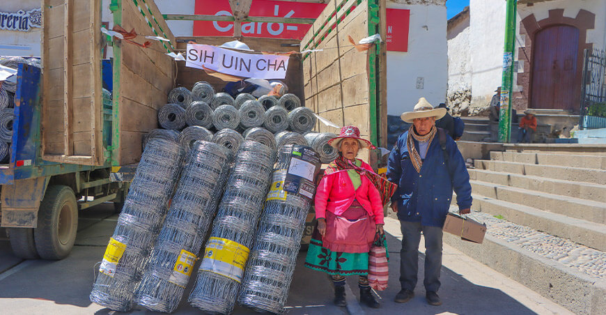GORE Cusco entregó mallas a ganaderos Chumbivilcas
