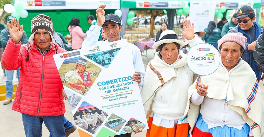 Midagri entregó cobertizos productores Junín
