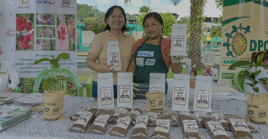 productores café Festival Regional del Café Ucayalino Devida Perú
