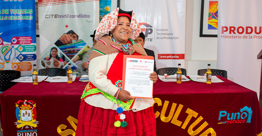 Certifican competencias laborales de 23 artesanos textiles en Puno