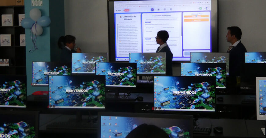 Distrito de Pataz reduce brecha digital educativa: Minera Poderosa equipa la sala de innovación más moderna de la provincia
