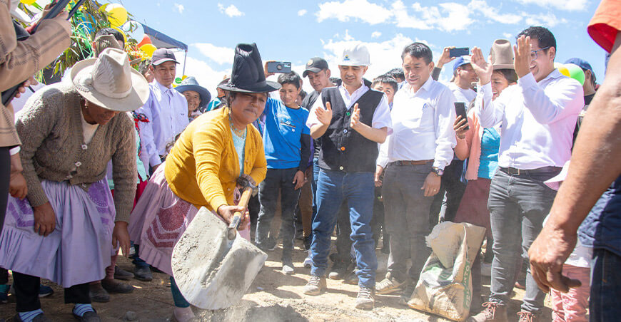 Inician obra de riego en Carhuaz Áncash Perú