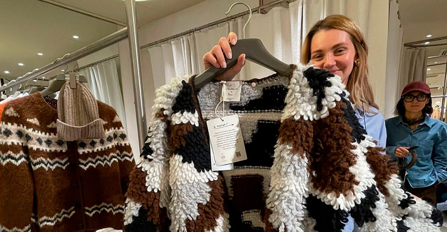 Artesanas de Puno llevan la alpaca al mercado europeo a través de la marca de lujo Max Mara