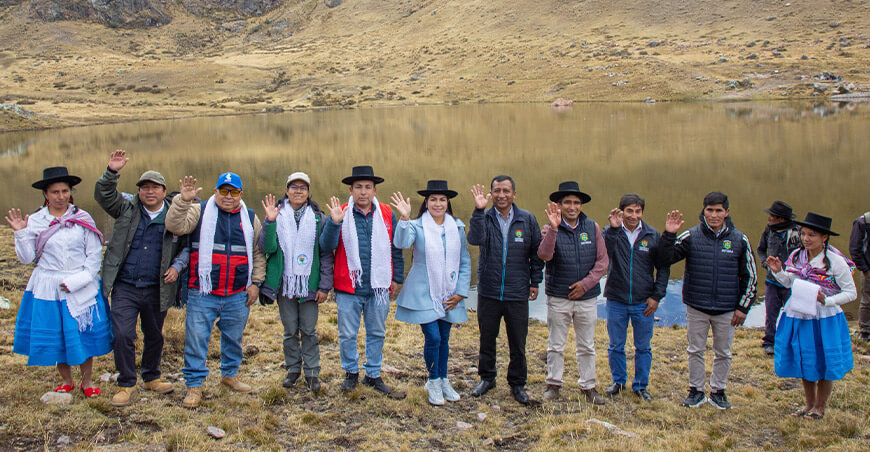 Impulsan repoblamiento de trucha en la laguna de Cunyaq Pampa Ayacucho Perú