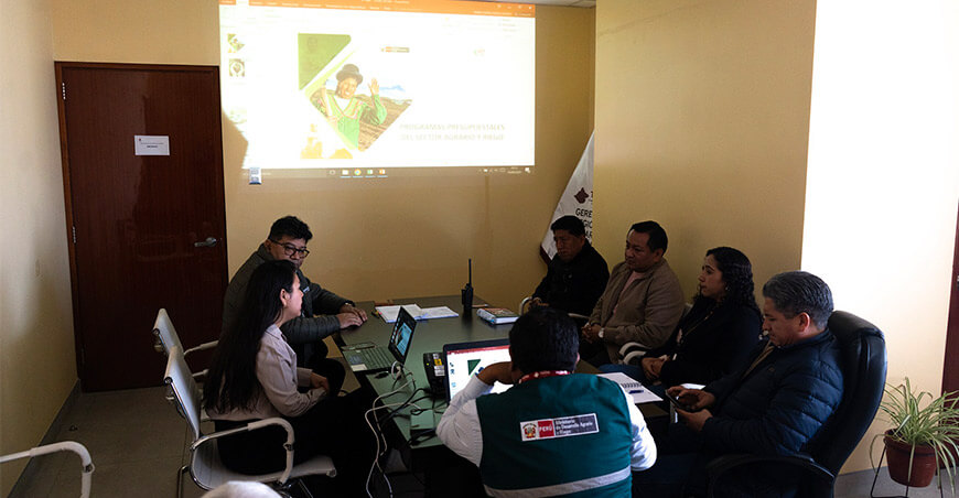 Implementarán plan de trabajo para el control de la mosca de la fruta GORE Tacna y Senasa Perú