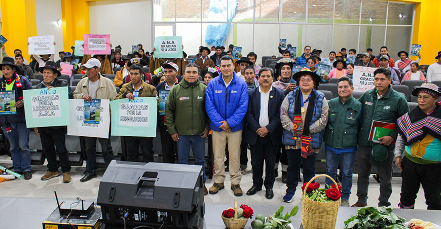 ANA beneficia a más de 3000 pobladores con la entrega de licencias de uso de agua Huancavelica Perú