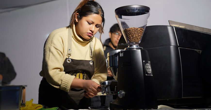 Yeni Quispe Chambi representará a Puno en el XII Campeonato Nacional de Barismo en Ficafé Amazonas
