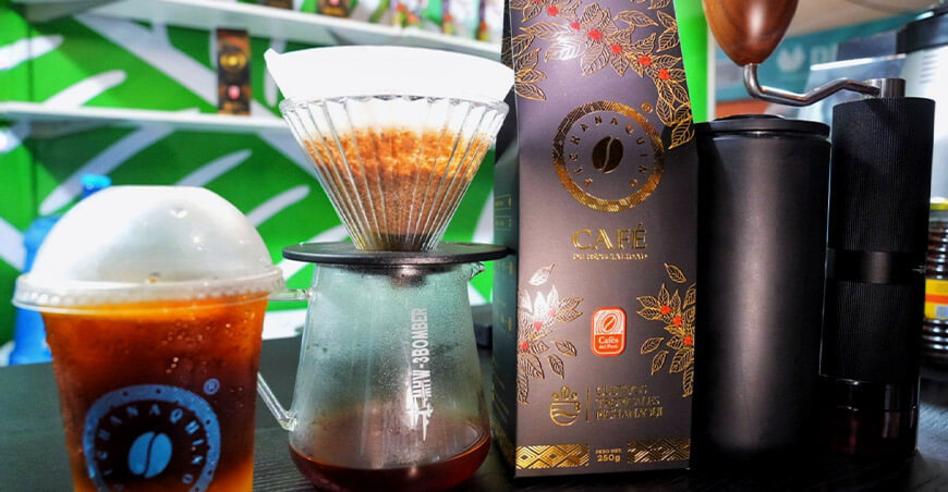 Yury Chipana Mitma Café Pichanaquino