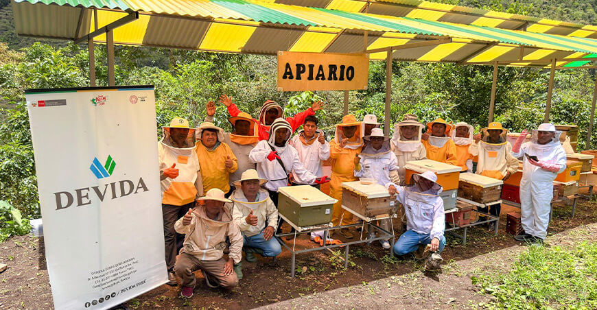 Encuentro técnico promueve el intercambio de experiencias entre apicultores de Puno y Cusco Devida Perú
