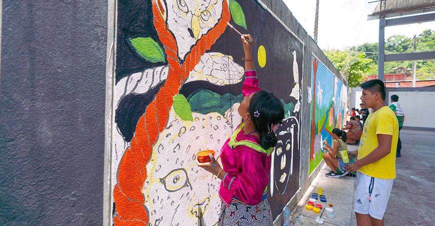 Día Internacional de la Resistencia Indígena murales hechos por comunidades nativas Padre Abad Ucayali Devida Perú