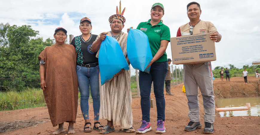 Devida impulsa acuicultura con entrega de 330 millares de alevinos de paco en Ucayali y Huánuco