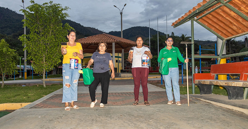 Devida mejora espacios comunales en localidades del Vraem