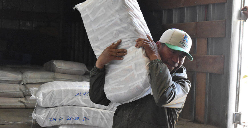 Entregaron abono foliar para apoyar a productores ante emergencias climáticas Puno