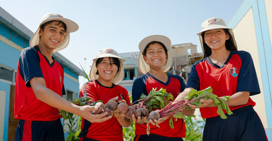 Hortifrut y Nature’s Pride Foundation refuerzan su compromiso social con un programa de huertos escolares en Virú La Libertad Perú