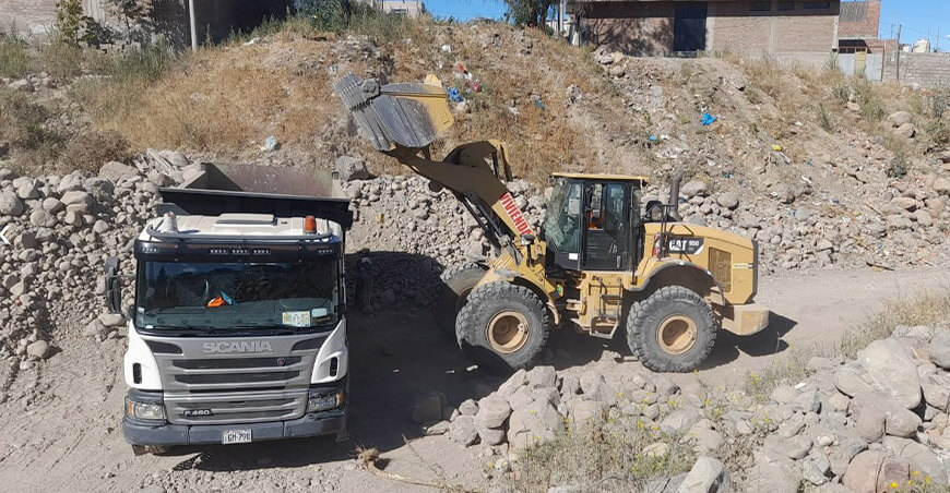 Ministerio de Vivienda realizó limpieza y descolmatación en 22 km de puntos críticos Arequipa Perú
