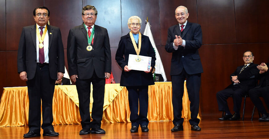Asociación de Clubes Departamentales del Perú entregó la Condecoración Palma de Oro al Mérito Ciudadano