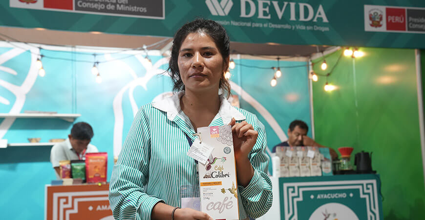 productora de café en la Expoamazónica Perú