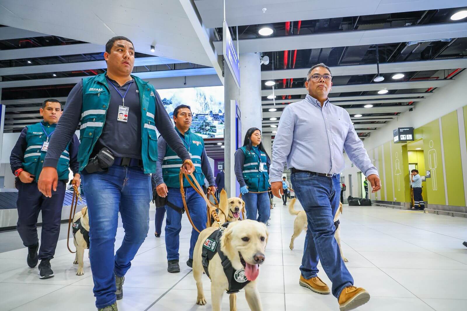 Labor de la Brigada Canina del Senasa previene el ingreso de plagas y enfermedades al país