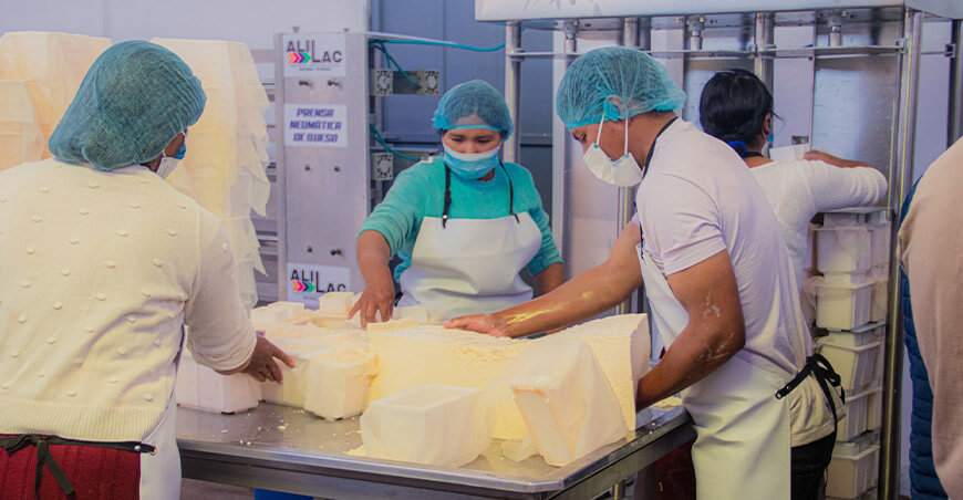 Impulsa a productores con moderna tecnología para derivados lácteos Cusco
