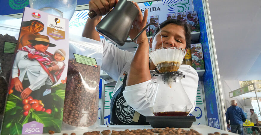 Devida impulsará la participación de 18 organizaciones cafetaleras en la Expocafé Perú